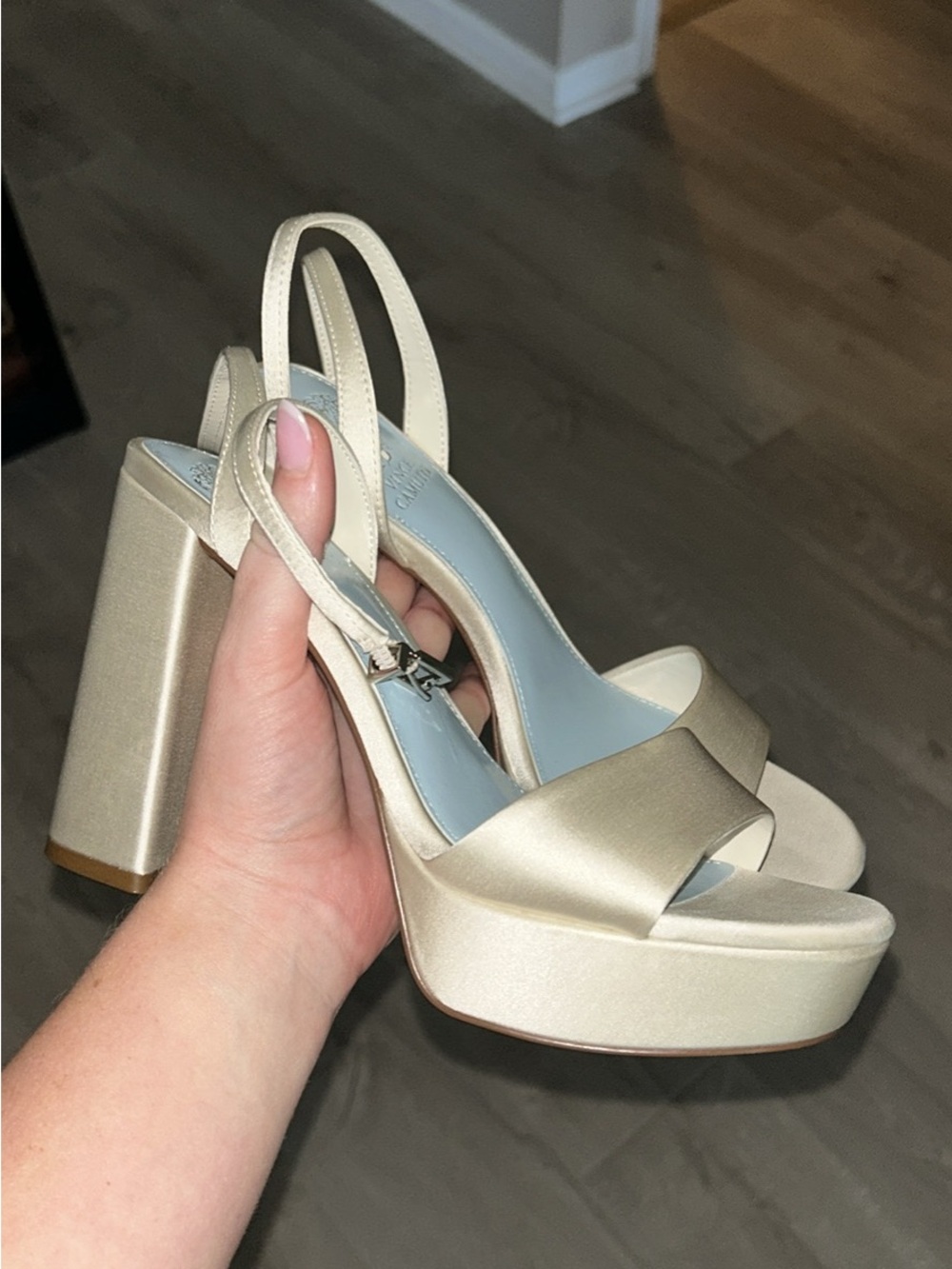 NWT Vince Camuto Pendry Heels